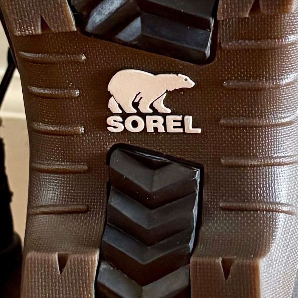 Sorel Olive and Black Faux Fur Winter Boots - Picture 4 of 5